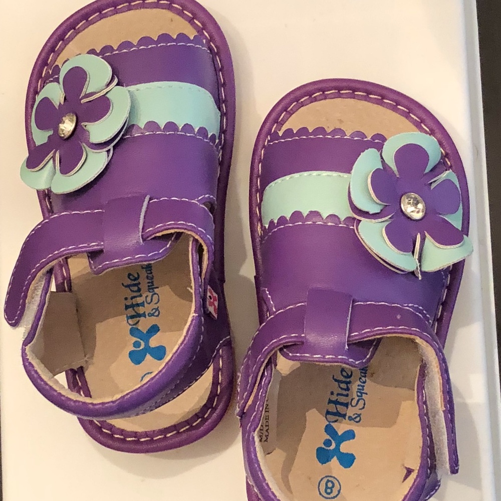 Hide & Squeak Toddler Sandal Shoes